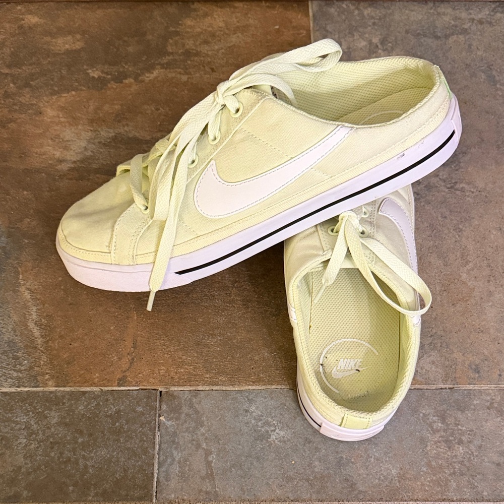Nike Court Legacy Slip/ons in Lime Ice